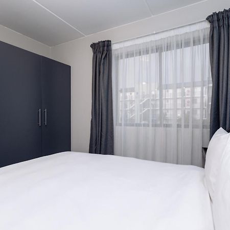 Mint Express Sandton View ヨハネスブルグ エクステリア 写真