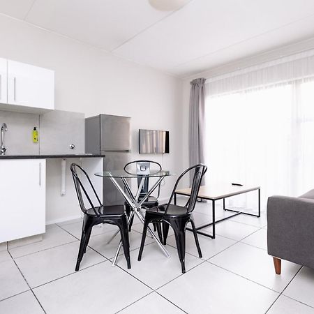 Mint Express Sandton View ヨハネスブルグ エクステリア 写真